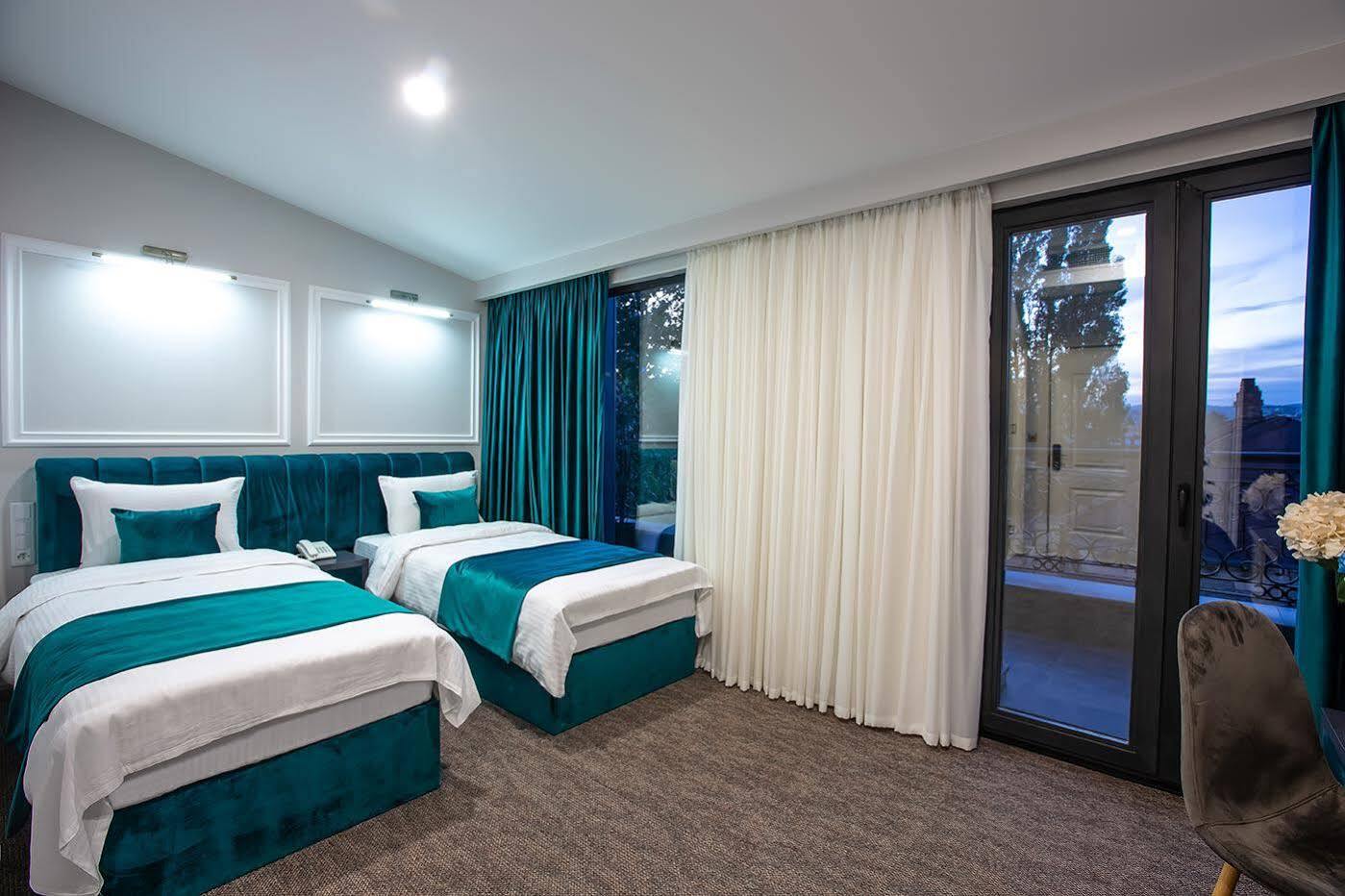 Royal Inn Тбилиси Екстериор снимка