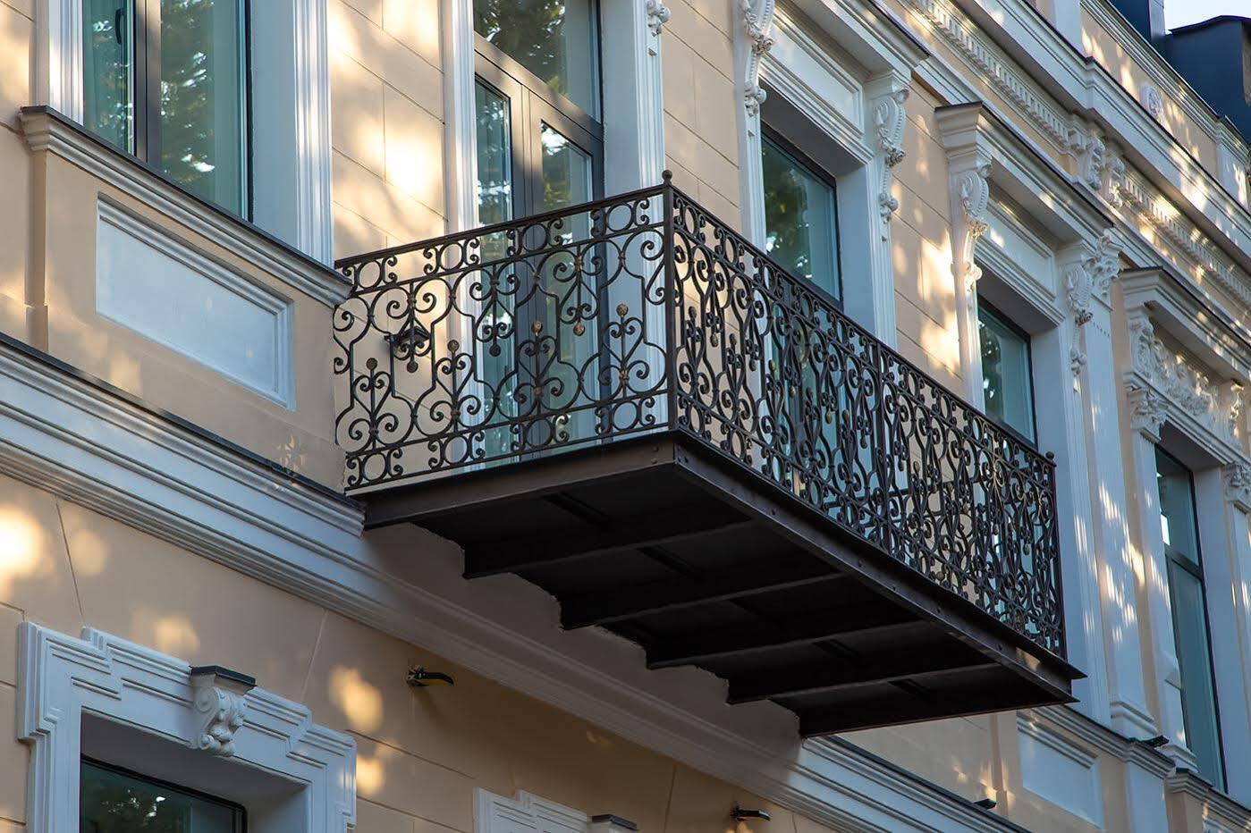 Royal Inn Тбилиси Екстериор снимка